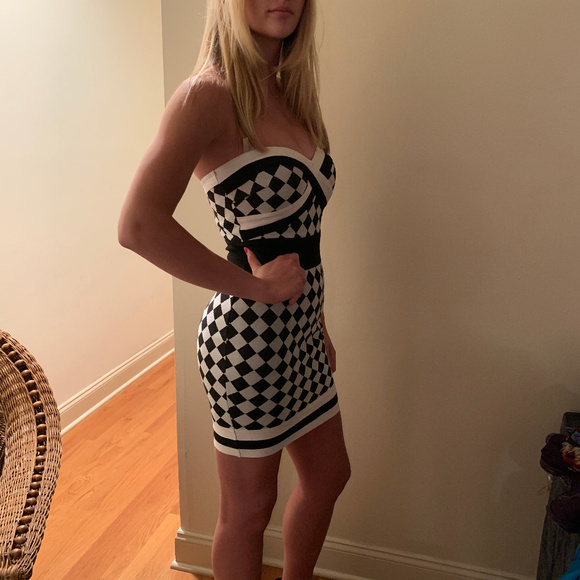 Ladies Sample Dress Spring 2020 - Picture 3 of 3